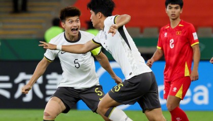 虎扑社区-泪目！国足20岁1米88新星崛起：带刀后卫关键进球太硬+跳舞庆祝|彭啸|U23|半决赛|澳大利亚队|U23亚洲杯_新浪体育_新浪新闻