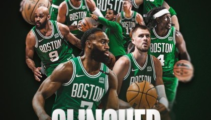 【现场】绿军6天内双杀太阳锁定季后赛席位